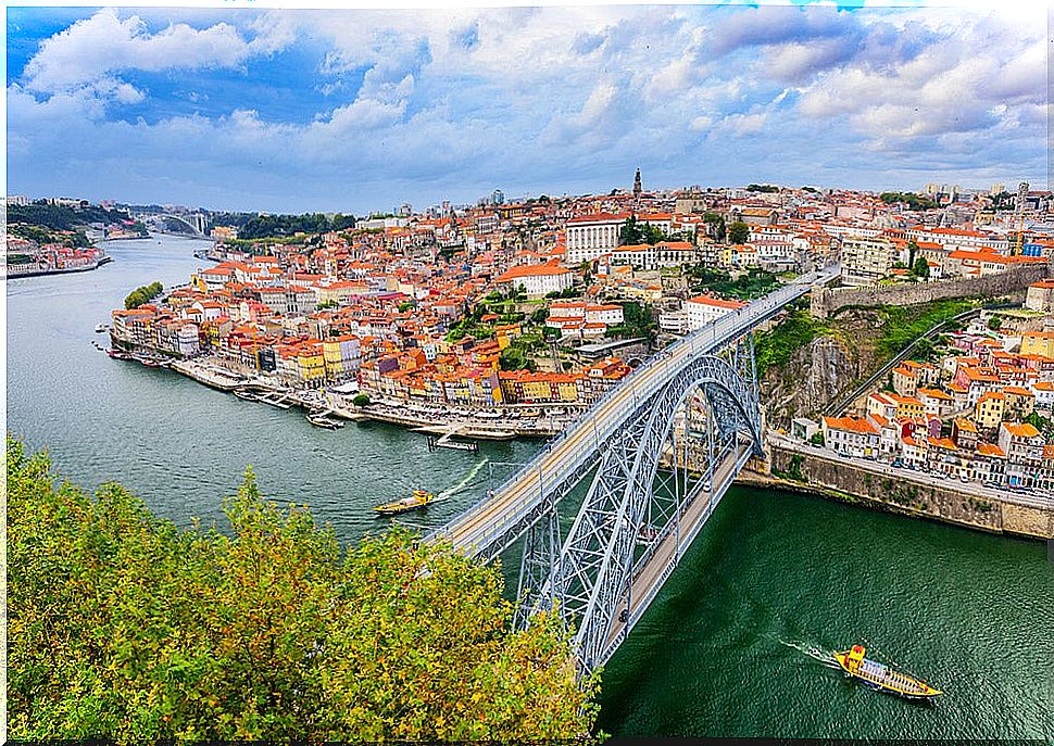 City of Porto, stop on a caravan route with children through Portugal