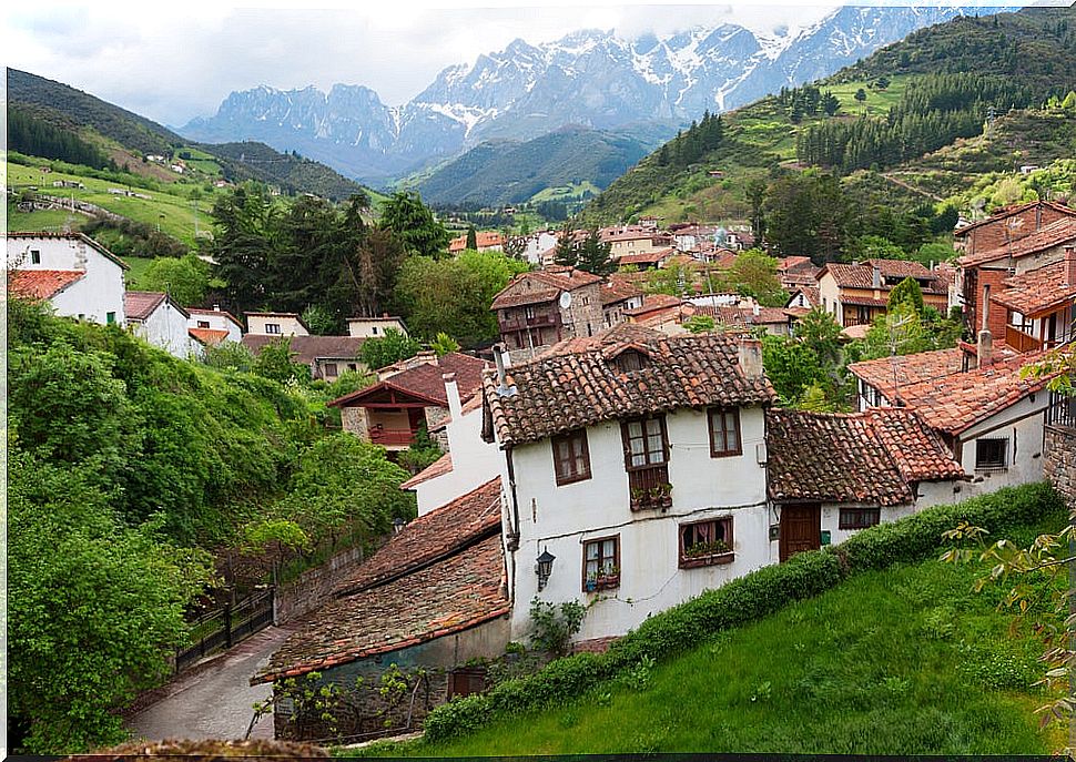 Potes stop on a tourist trip through Cantabria