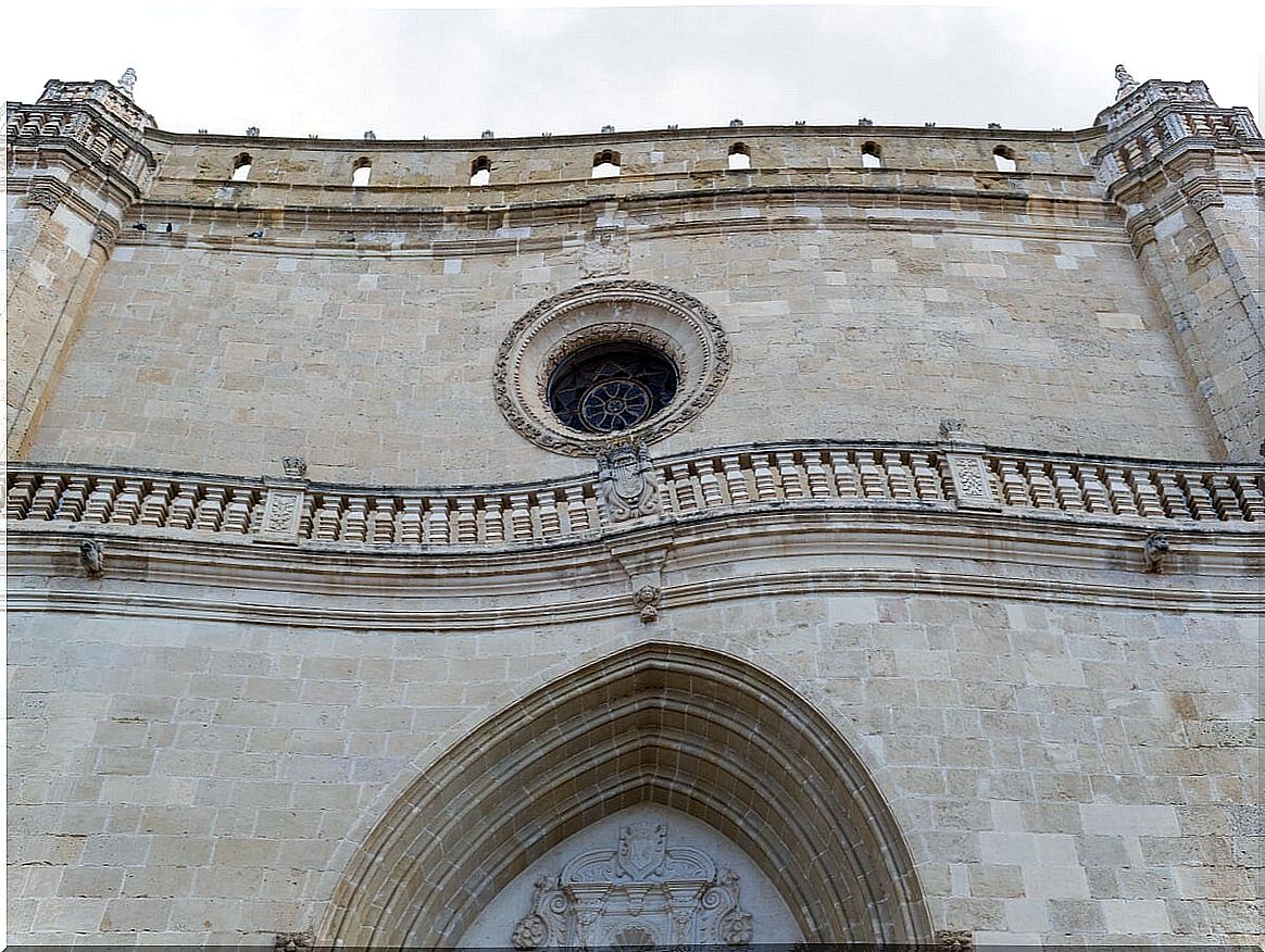 Facade of the church of Santa Eulália in Alaior.