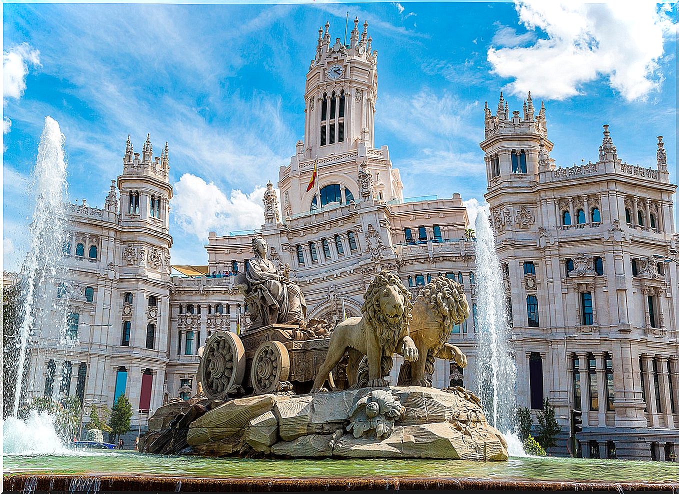 Cheap travel to Madrid: very useful tips