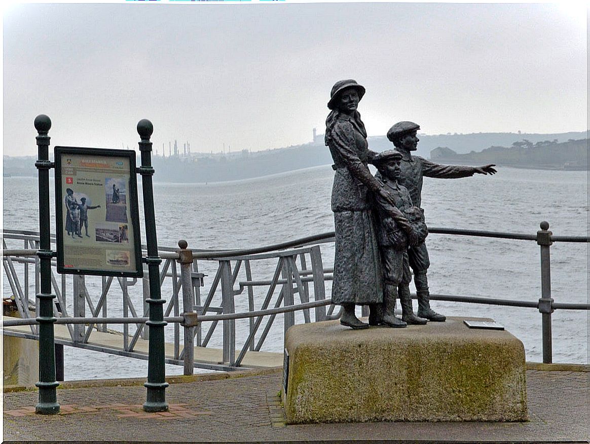 The Annie Moore statue is one of those that commemorates immigrants in this Irish city.