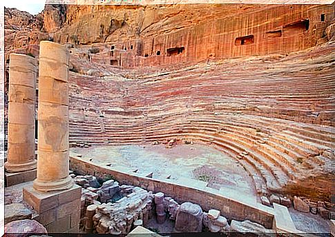 petra amphitheater