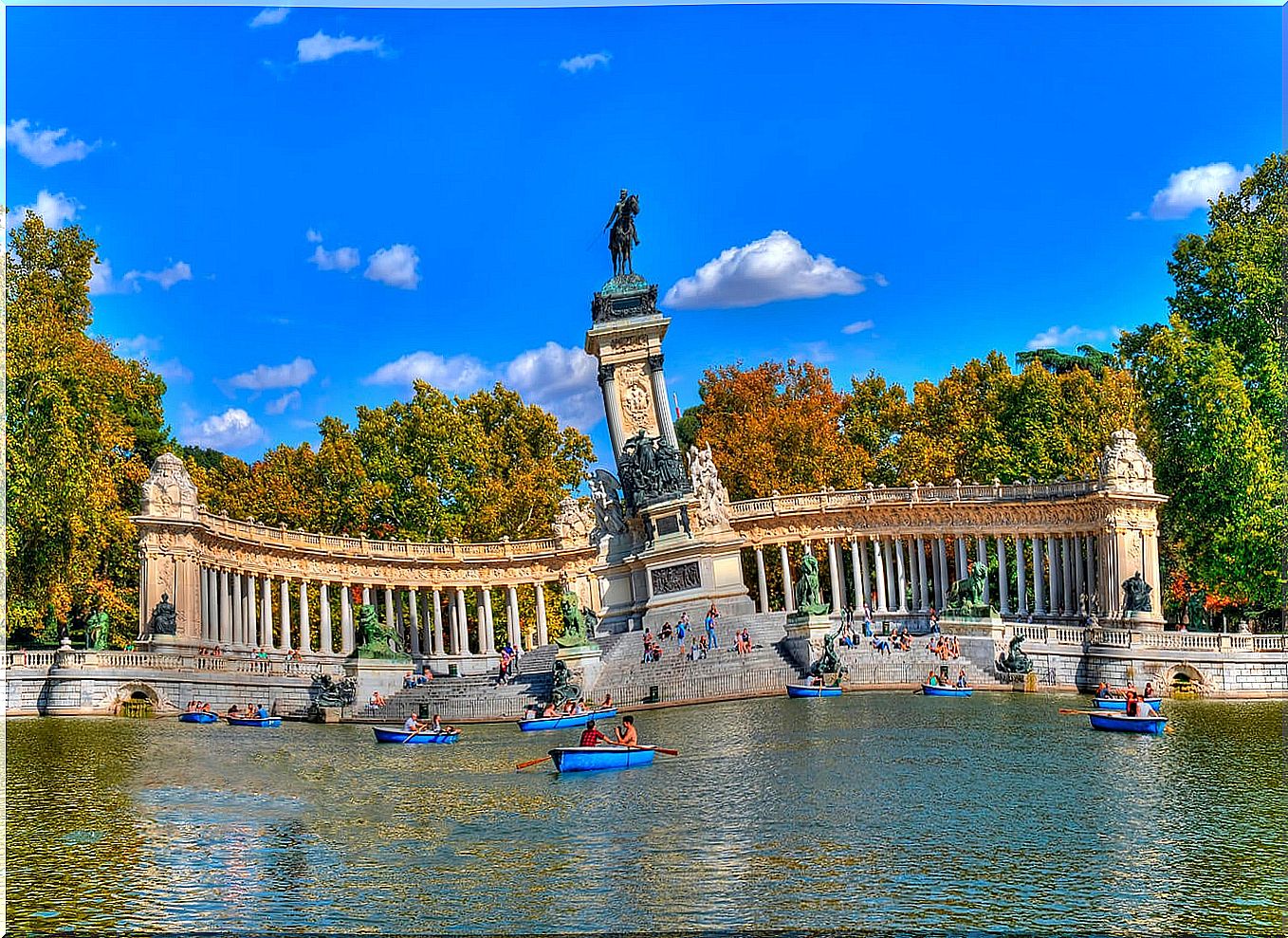 Pond of the Retiro park in Madrid