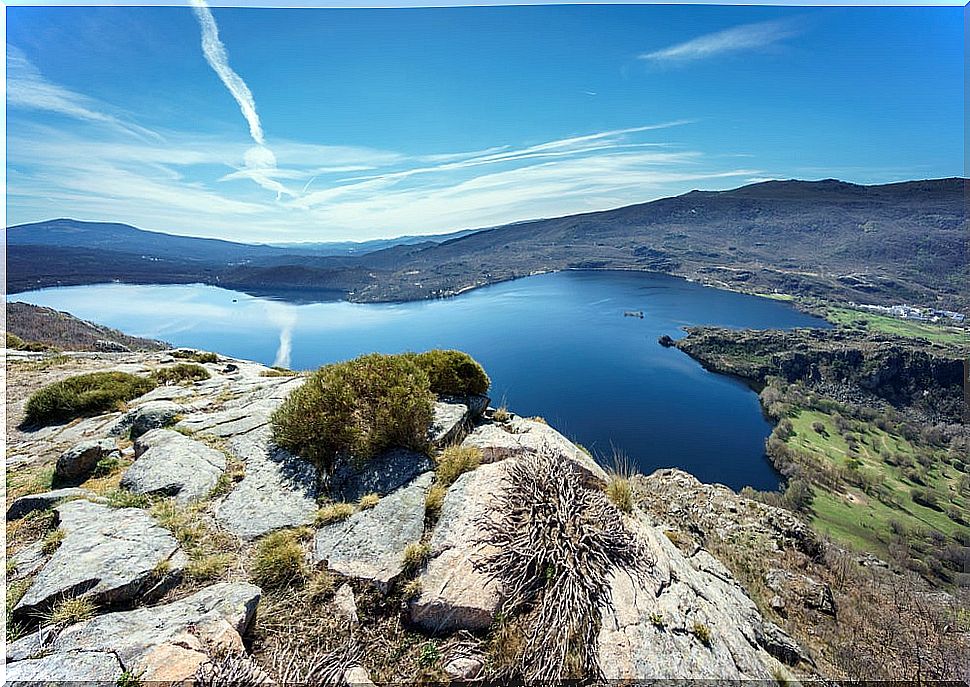 Sanabria lake: magic, beauty and legends