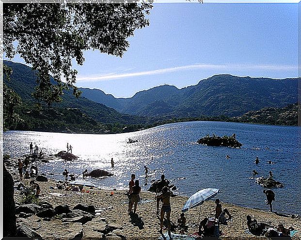 Sanabria lake beach