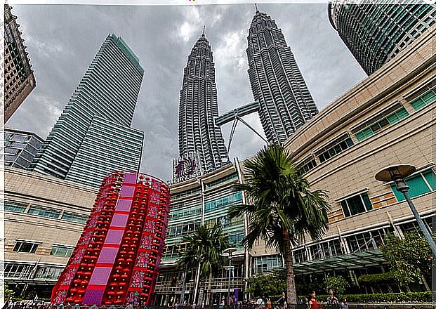 Kuala Lumpur city Center with Petronas Towers