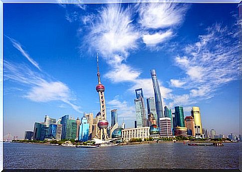 Shanghai: history, tradition and modernity