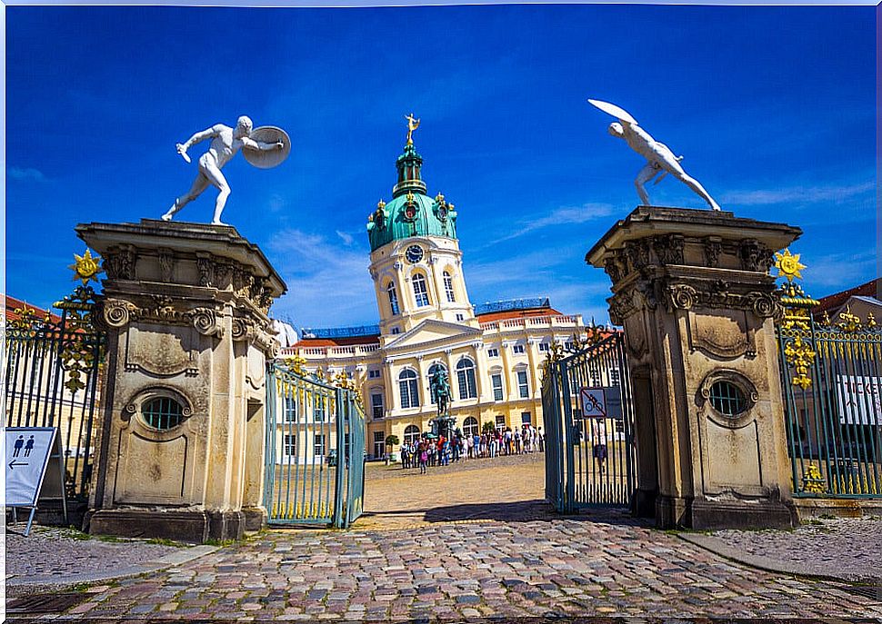 Stroll around the Charlottenburg Palace in Berlin