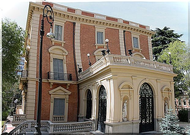 Lázaro Galdiano Museum on Serrano Street