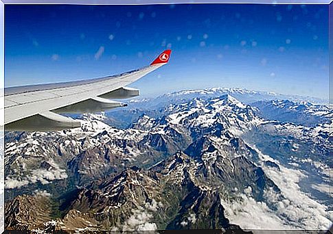 View of the Alps in the best months to travel