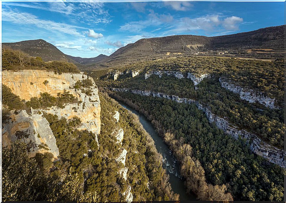 Ebro river canyon 