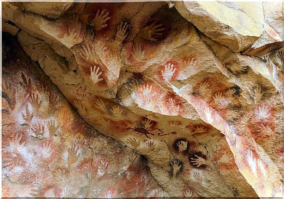 The cave of the Hands: discover this archaeological treasure