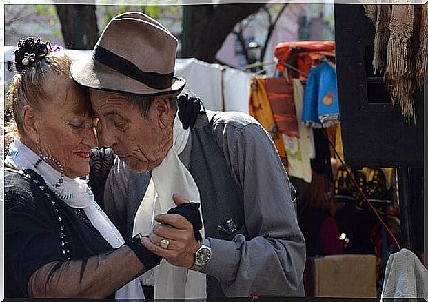 Couple dancing tango 