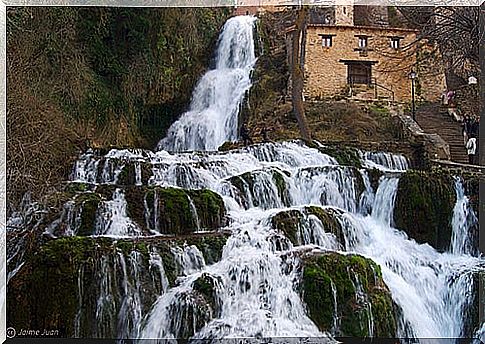 Orbaneja del Castillo waterfall