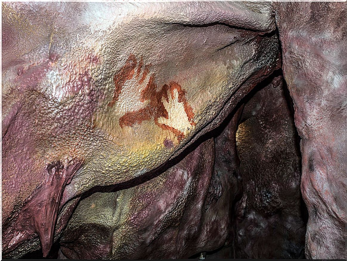 Ancient cave paintings in the Maltravieso cave.