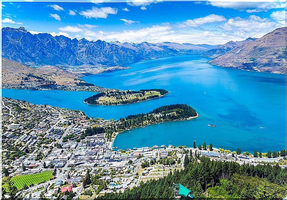 Queenstown, one of New Zealand's busiest places