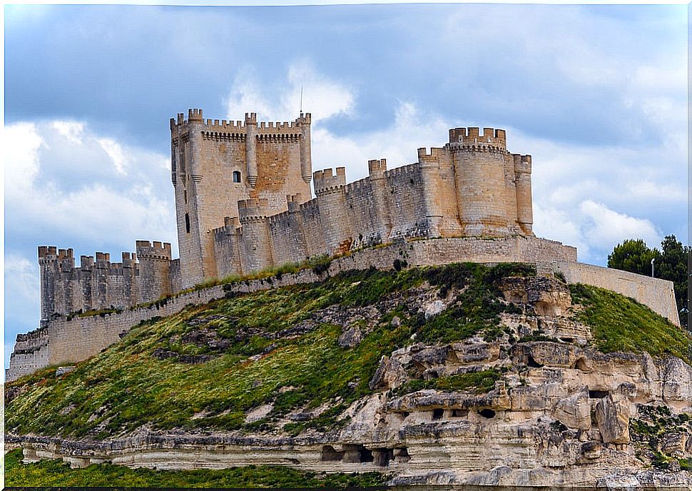 We visit the castle of Peñafiel, in Valladolid