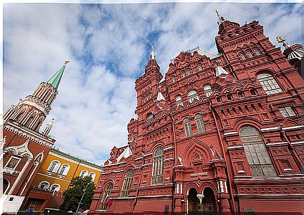 Main facade of the Museum of State History of Russia