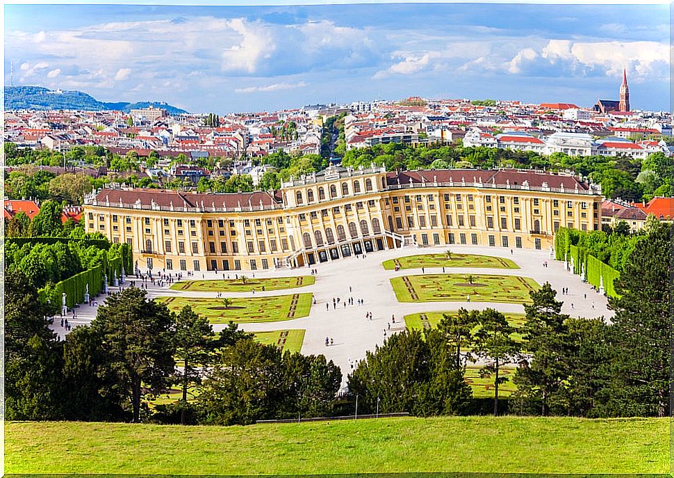 Schonbrunn Palace in Vienna