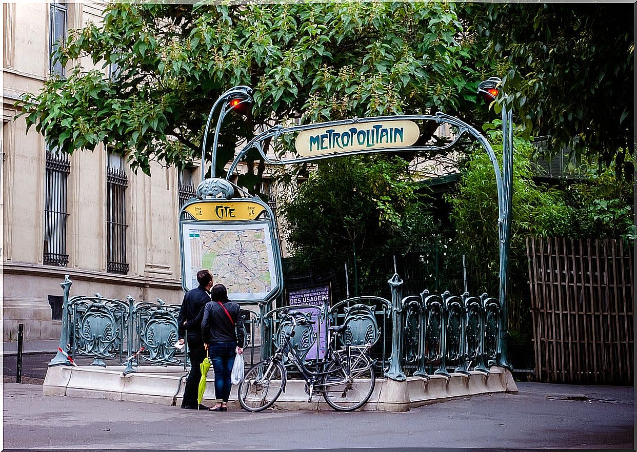 Practical tips for getting around Paris